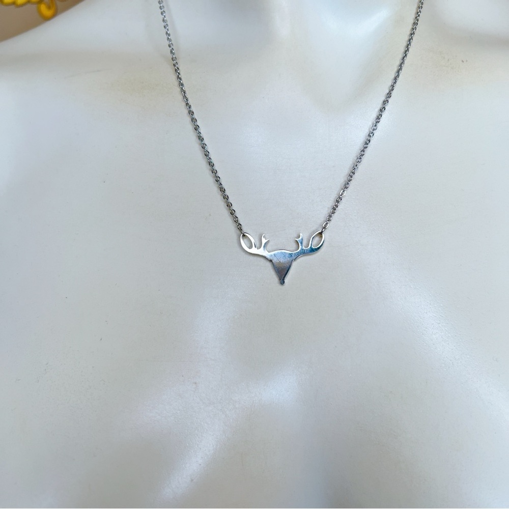 Silver Reindeer 🦌 16” to 18” necklace stainless - Picture 2 of 2